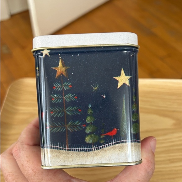 Festive Santa Decorative Tin for gift giving or small items - baked goods etc - Picture 4 of 12